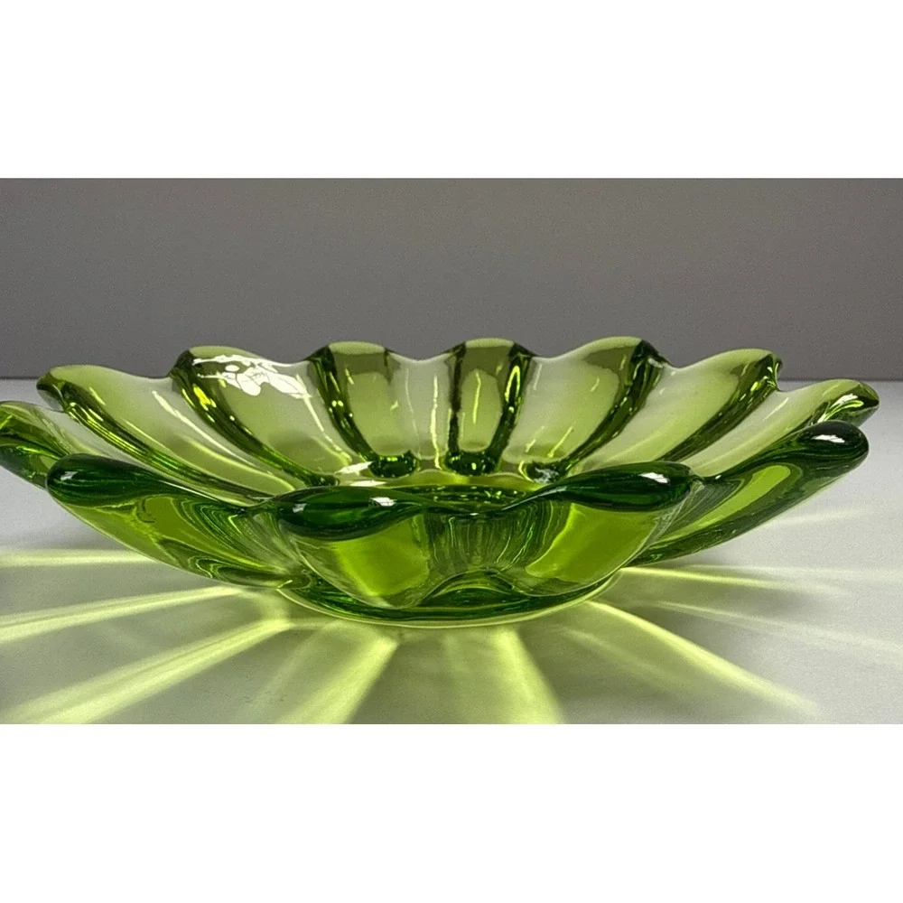 Vintage Federal Glass Celestial Bowl Limelight Green 5.75